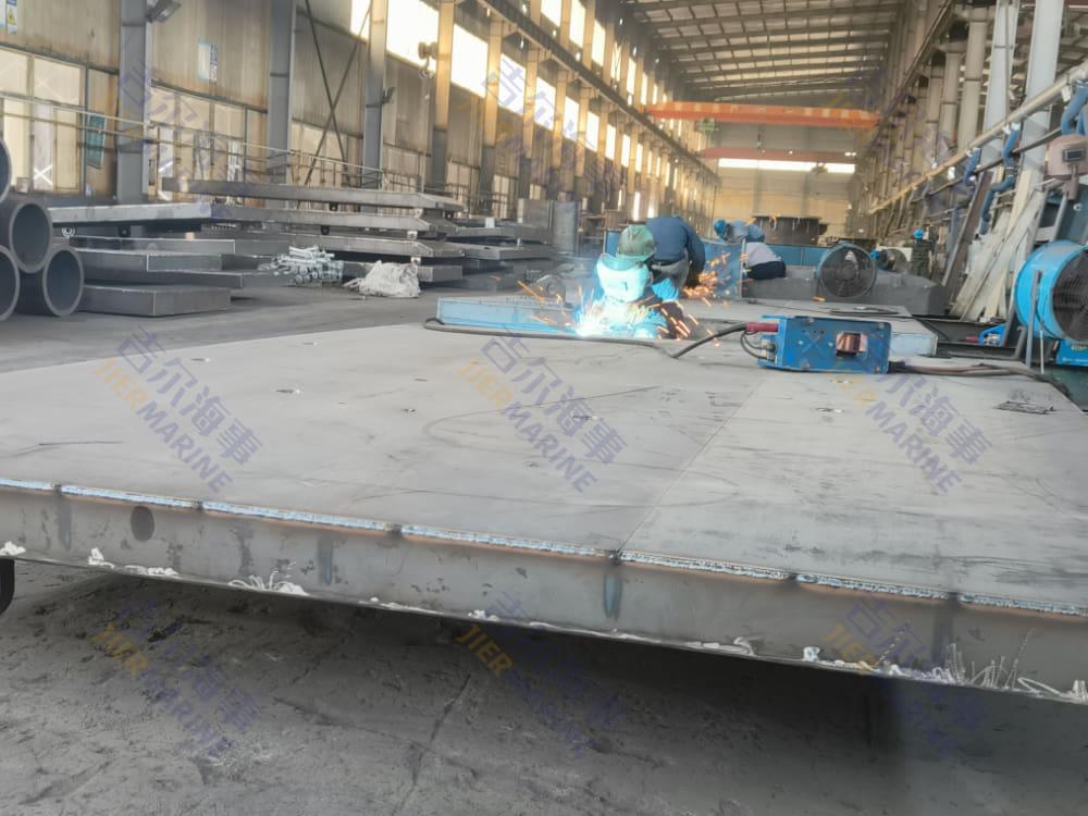 Soudage de la structure en usine