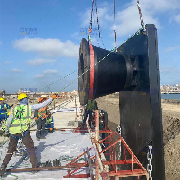 Site d\'installation de Fender du cône de port de port Aboukir