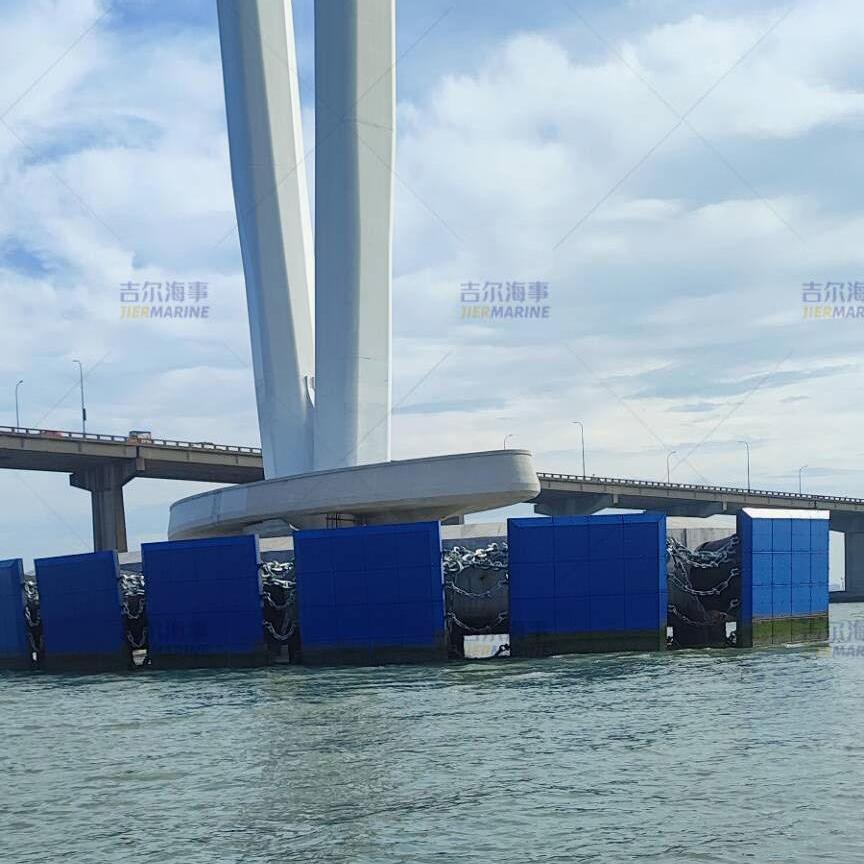 Inspection de l'acceptation: Super Cone Fender, Arch Fender et Bollard pour Penang, Malaisie (JCO 、 JBC)